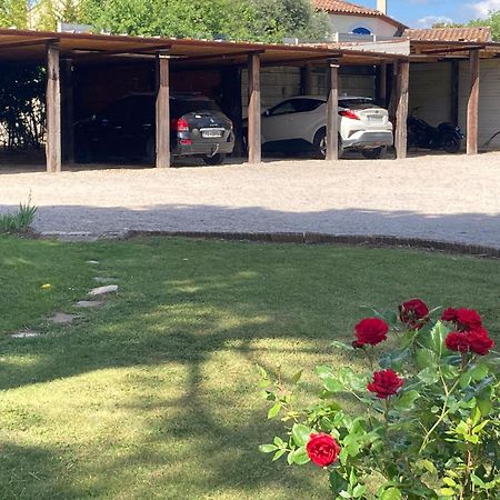 Villetelle Les Bougainvillees De Camargue מראה חיצוני תמונה
